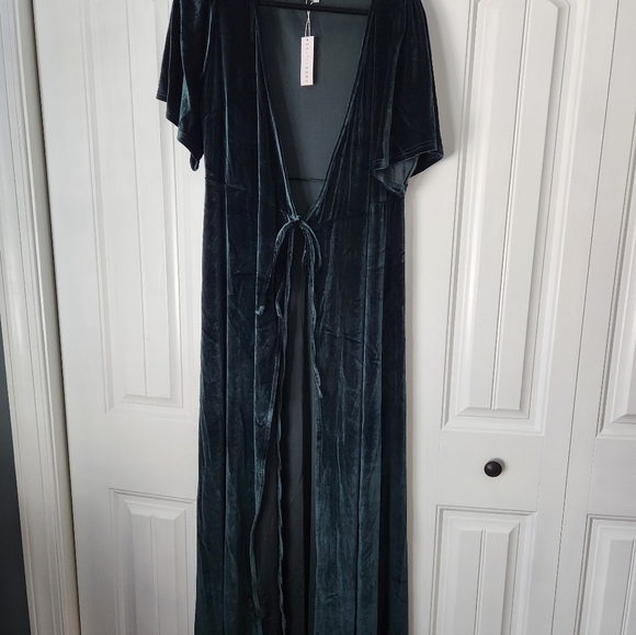 Baltic Born Meghan Velvet Maxi Dress Jade - Picture 6 of 7